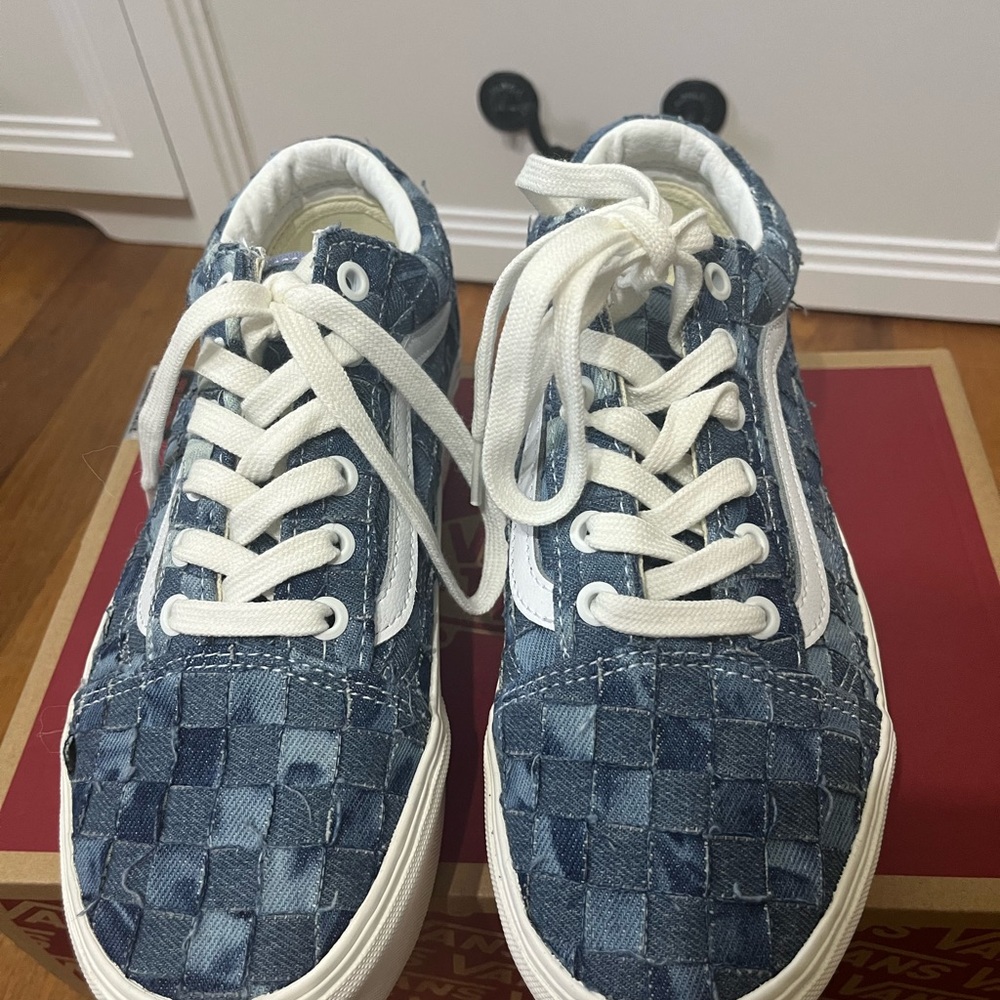 NIB Size 7 Denim Vans Platform Sneakers